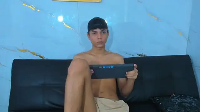 The boys at online show from 25, 4, 2026