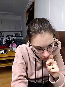 HoneySquirrel online show from 5, 12, 2025