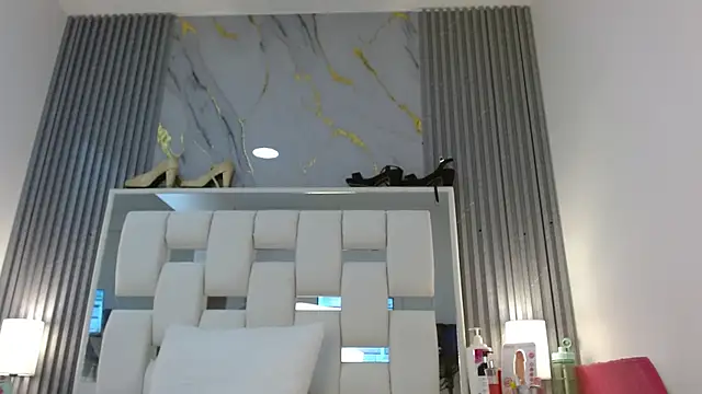 VanessaHard as online show from 1, 10, 2025