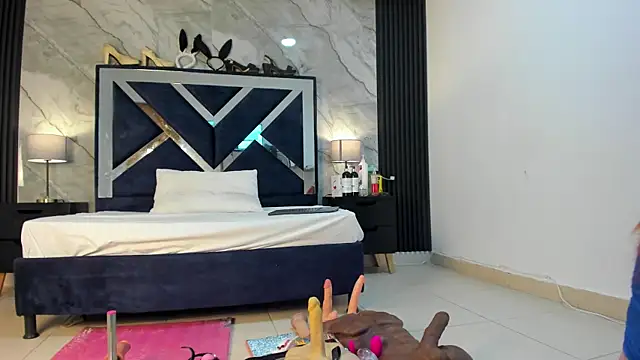 VanessaHard as online show from 29, 11, 2025