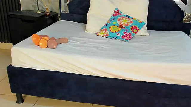 VanessaHard as online show from 13, 1, 2026