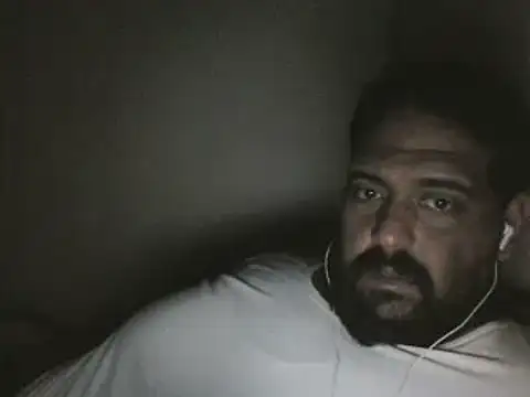 Snapshot of elpoop7305 chatting on 19, 12, 2025 elpoop7305 online show from 19, 12, 2025