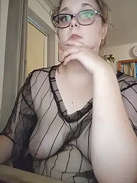 Snapshot of LioEst@xh chatting on 25, 6, 2026 LioEstxh online show from 25, 6, 2026