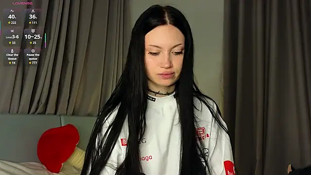 Alice 1n Wonderland  online show from 5, 11, 2025