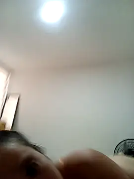 Thaniasandoval online show from 17, 10, 2025