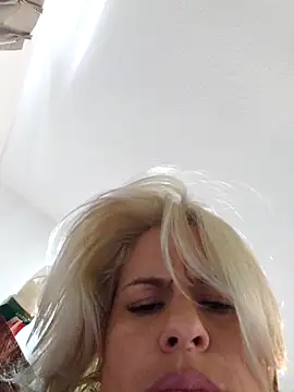 Snapshot of toomuchofafreak chatting on 9, 9, 2025 toomuchofafreak online show from 9, 9, 2025