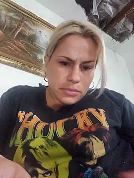 Snapshot of toomuchofafreak chatting on 12, 10, 2025 toomuchofafreak online show from 12, 10, 2025