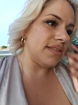 Snapshot of toomuchofafreak chatting on 13, 10, 2025 toomuchofafreak online show from 13, 10, 2025