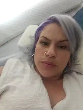 Snapshot of toomuchofafreak chatting on 22, 10, 2025 toomuchofafreak online show from 22, 10, 2025