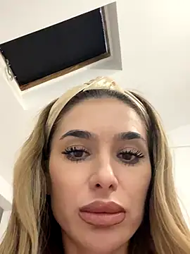 KaseyQuinn  online show from 8, 10, 2025