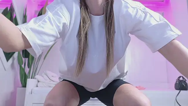 KaseyQuinn  online show from 23, 5, 2026