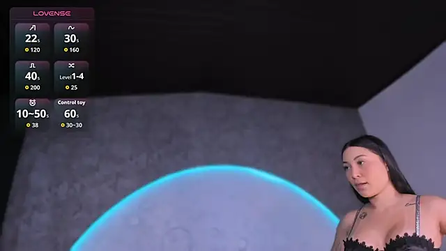 ReinaChloe online show from 3, 3, 2026