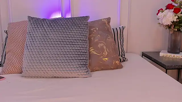 CharlotteBrownn  online show from 7, 3, 2026