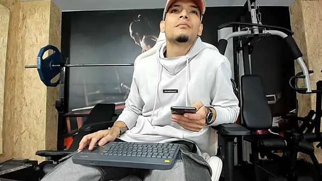 AlessandroKiing online show from 15, 6, 2026
