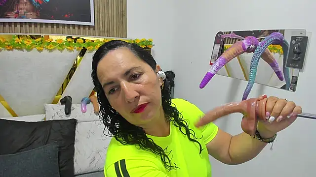 Luna Naughty1 online show from 5, 6, 2026
