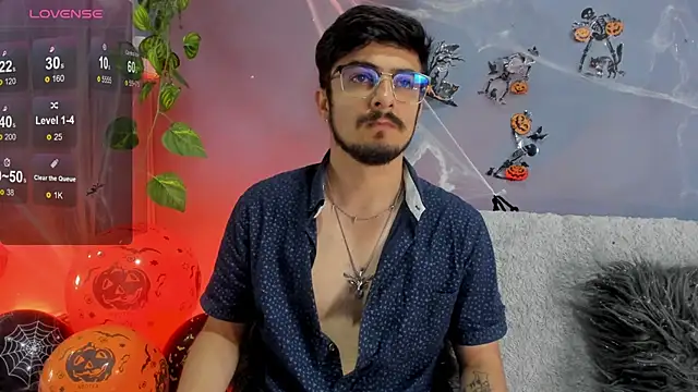 AaronFuentes7 online show from 12, 10, 2025