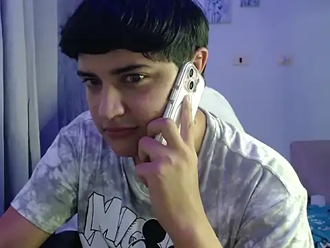 yesitwink  online show from 13, 4, 2026