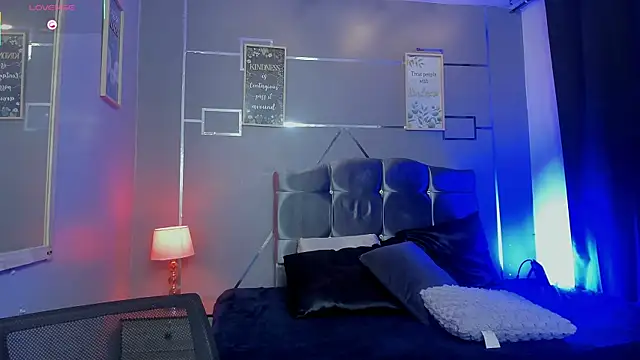 Room 69x online show from 18, 10, 2025