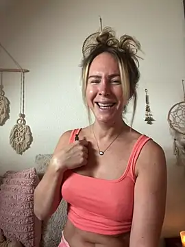 Snapshot of pussytrans chatting on 20, 7, 2026 pussytrans online show from 20, 7, 2026