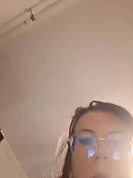 Snapshot of Anayssa_ chatting on 2, 10, 2025 Anayssa online show from 2, 10, 2025