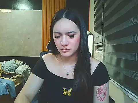 Snapshot of Yhanbeaufort18 chatting on 3, 10, 2025 Yhanbeaufort18 online show from 3, 10, 2025