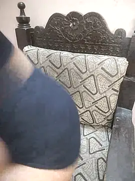 Curvey Girl online show from 8, 9, 2025