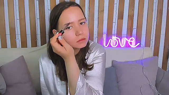 Snapshot of Laura_Ellinss chatting on 17, 9, 2025 Laura Ellinss online show from 17, 9, 2025