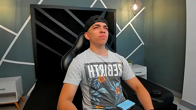 Eryonbradley online show from 19, 12, 2025