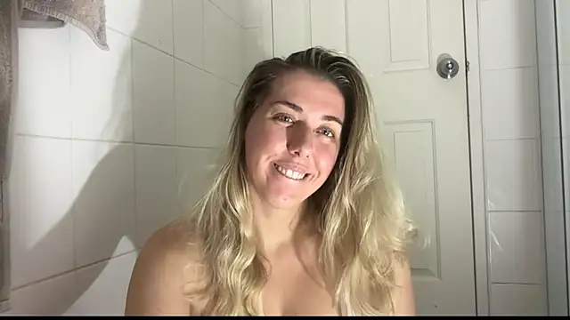 Snapshot of louiseberkeley chatting on 29, 10, 2025 louiseberkeley online show from 29, 10, 2025