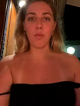 Snapshot of louiseberkeley chatting on 9, 1, 2026 louiseberkeley online show from 9, 1, 2026