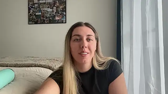 Snapshot of louiseberkeley chatting on 19, 2, 2026 louiseberkeley online show from 19, 2, 2026