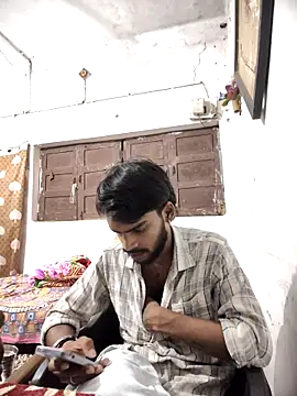 Snapshot of yashuuuu021 chatting on 4, 10, 2025 yashuuuu021 online show from 4, 10, 2025