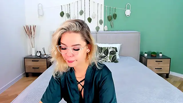 Snapshot of PrincessSlay chatting on 16, 9, 2025 PrincessSlay online show from 16, 9, 2025