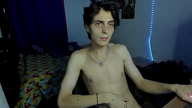 Snapshot of golden_ryyan chatting on 6, 2, 2026 golden ryyan online show from 6, 2, 2026