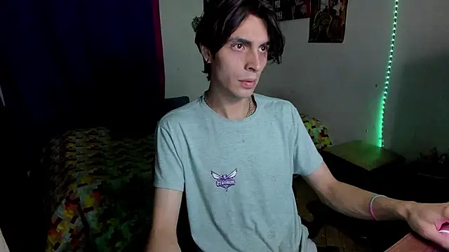 Snapshot of golden_ryyan chatting on 18, 2, 2026 golden ryyan online show from 18, 2, 2026