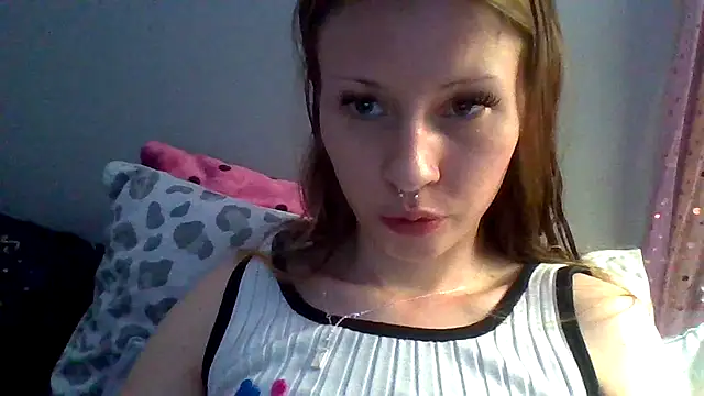 Snapshot of sarah2007 chatting on 23, 9, 2025 sarah2007 online show from 23, 9, 2025