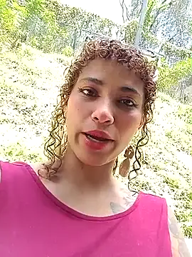 Snapshot of Vikyvoyeur chatting on 2, 10, 2025 Vikyvoyeur online show from 2, 10, 2025