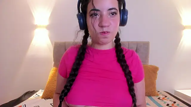 Nicol Chang online show from 7, 10, 2025