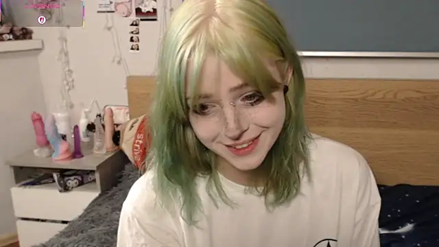 Snapshot of triplebakaaa chatting on 11, 11, 2025 triplebakaaa online show from 11, 11, 2025