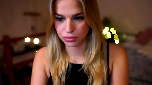 Snapshot of Emilyvanroessel chatting on 26, 9, 2025 Emilyvanroessel online show from 26, 9, 2025