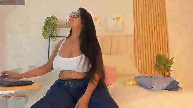 Snapshot of _Miaa_khalifa_ chatting on 28, 5, 2026 Miaa khalifa online show from 28, 5, 2026