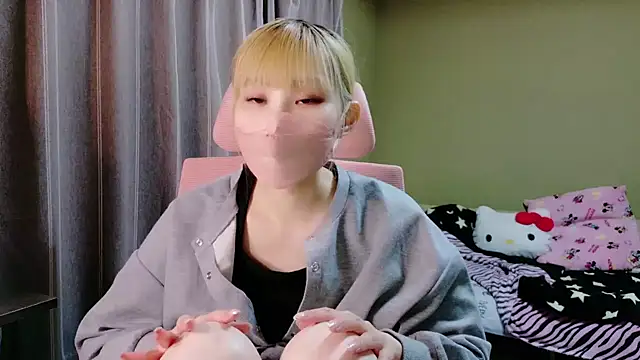 Snapshot of miyu0002 chatting on 16, 10, 2025 miyu0002 online show from 16, 10, 2025