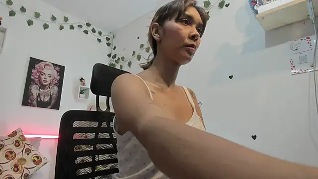 Snapshot of anastasia_tuya chatting on 9, 2, 2026 anastasia tuya online show from 9, 2, 2026