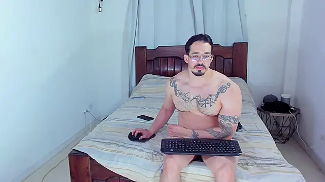 Snapshot of Hunter_Hoott chatting on 11, 6, 2026 Hunter Hoott online show from 11, 6, 2026