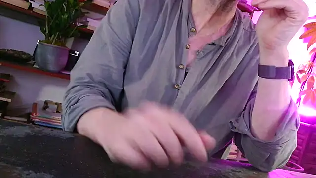 Snapshot of yvanbonar chatting on 18, 10, 2025 yvanbonar online show from 18, 10, 2025