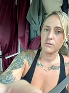 OdetteDelane online show from 18, 12, 2025