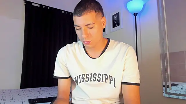 Snapshot of TeamPorn_19 chatting on 26, 10, 2025 TeamPorn 19 online show from 26, 10, 2025