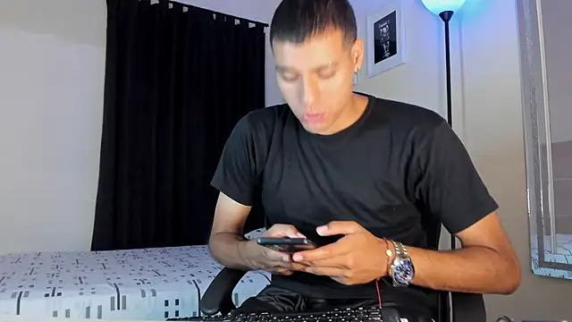 Snapshot of TeamPorn_19 chatting on 30, 10, 2025 TeamPorn 19 online show from 30, 10, 2025