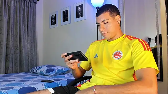 Snapshot of TeamPorn_19 chatting on 20, 11, 2025 TeamPorn 19 online show from 20, 11, 2025