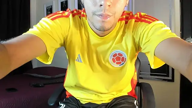 Snapshot of TeamPorn_19 chatting on 13, 12, 2025 TeamPorn 19 online show from 13, 12, 2025